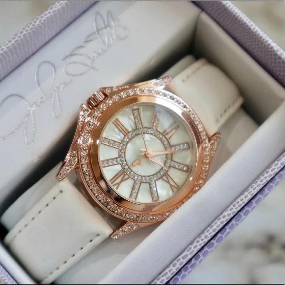 Jaclyn Smith Watch Gold‎ Color